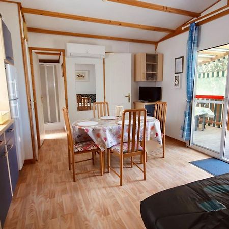 Chalet La Perche Au Bord De L'Eau Lion-en-Sullias Екстериор снимка